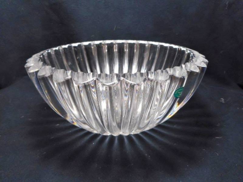 lot 94 image: signed Tiffany & Co. Crystal bowl
