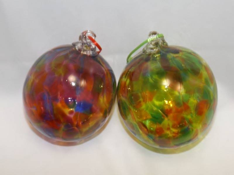 lot 28 image: Hand blown glass Christmas tree ornaments