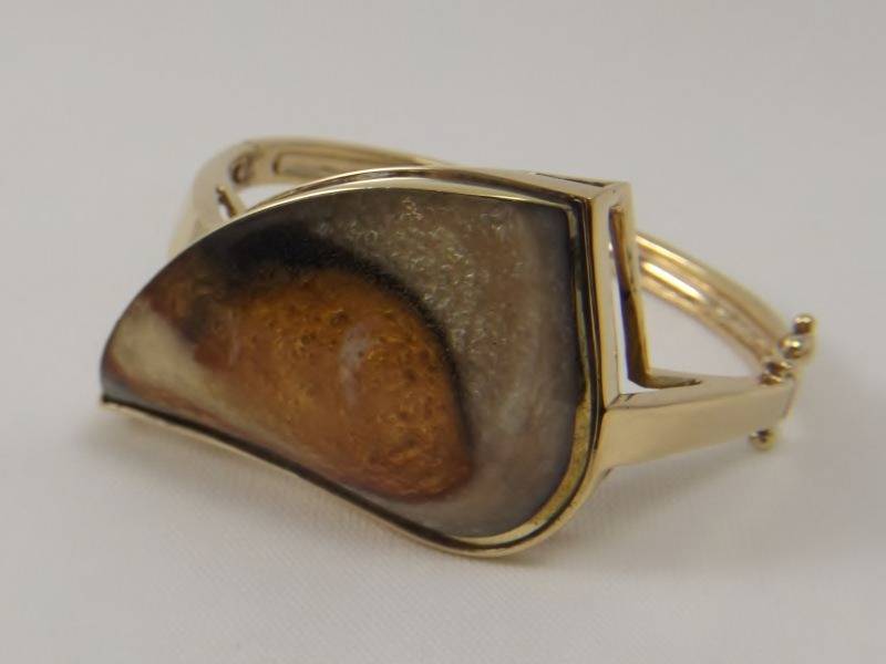 lot 29 image: 14K gold Ian & Valery Co. Amber & Gold bracelet