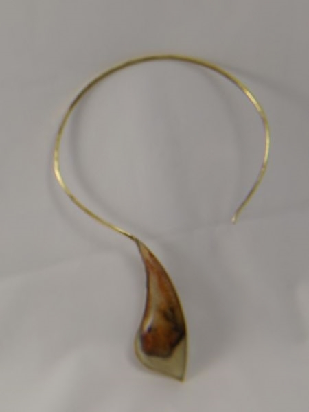 lot 30 image: 14K gold Ian & Valeri Co. Amber & Gold necklace.