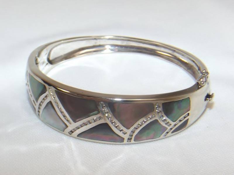 lot 40 image: Silver Diamond & Abalone bracelet