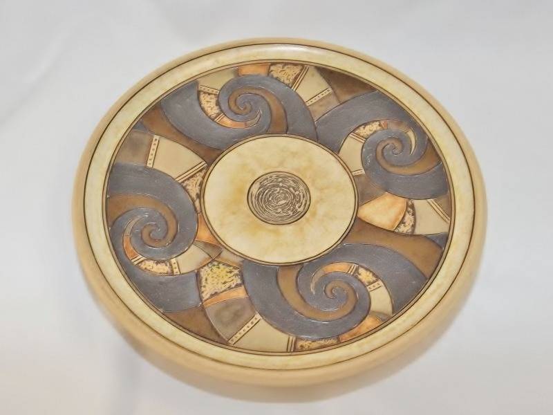 lot 57 image: Hand made in Bulgaria Terra cotta decorative serving platter