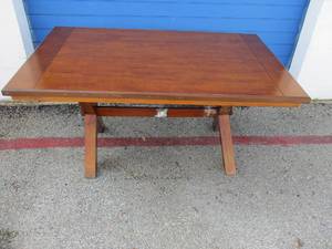lot 82 image: Kitchen  Patio Table