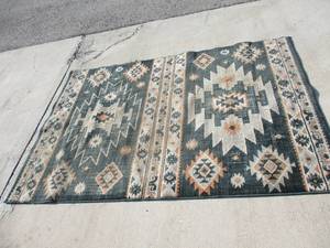 lot 81 image: Area Rug  By Oriental Weavers- Called Labyrinth 5-3 x 7-6