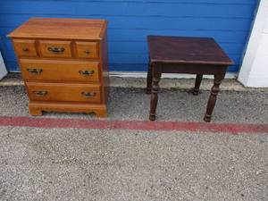 lot 94 image: 2-Small Tables