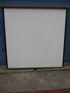 lot 107 image: Wall -Mount Da-Lite -Projection Screen Deluxe Model B