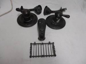 lot 77 image: DELTA Bathtub  Shower Parts- Heads, Handles and Faucet... Matches # 78 & 79