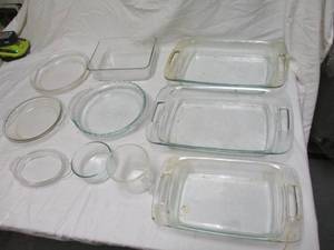 lot 126 image: Lot Of 10-Peices of Pyrex Glass Cookware, And Measuring Cup. Different Years