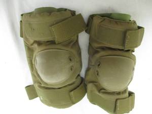 lot 160 image: MILITARY SURPLUS BROWN TACTICAL ELBOW PADS-1PAIR
