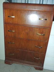 lot 47 image: Chest of drawers 4 drawers 30x17x45
