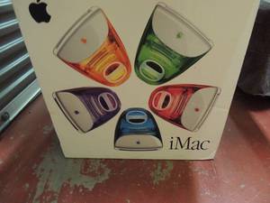 lot 51 image: I-MAC Computer with mouse and keyboard in original box lime green color serial # RN932348GV1   POWERS ON