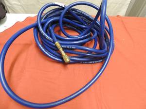 lot 73 image: Blue swan air hose like new estimate 50 long