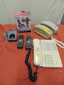 lot 87 image: Various types of landline phone all working order