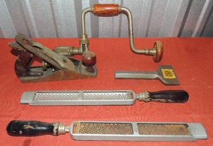 lot 108 image: STANLEY PLANER , RASP & Wood working tools