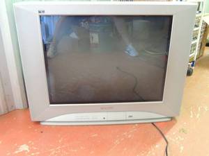 lot 116 image: Panasonic Television no remote works great 27