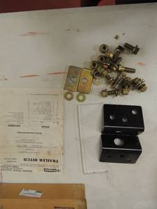 lot 142 image: Nissan trailer hitch kit no ball 4x24x4