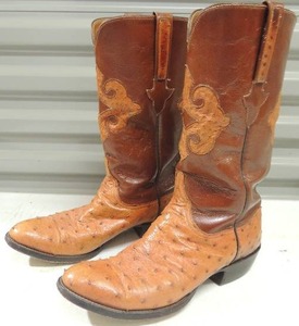 lot 202 image: Lucehese Western boots Ostrich skin size 9