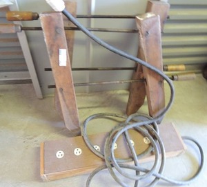 lot 268 image: Large wooden clamps and an electrical outlet board with 6 plugs