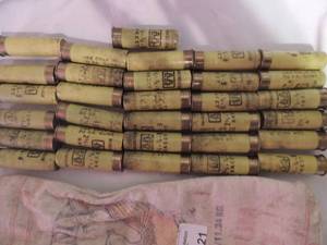 lot 21 image: Winchester AA plus 20g  SHOTGUN SHELLS 2.5 78 oz. 9 shot qty. 31