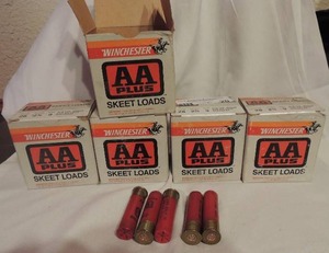 lot 20 image: AA skeet 28 gauge  shells 2.75, 34 oz. 9 shot 5 boxes.