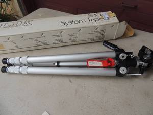 lot 312 image: SLIK 5104 System Tripod   max Ht. 63    in box
