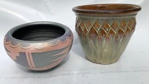 lot 16 image: 2 pottery pots 10 one Aztec design other green and brown