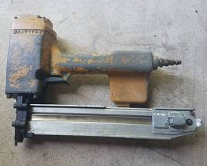 lot 70 image: BOSTITCH AIR POWER NAILER AS SHOWN.