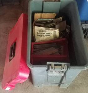 lot 84 image: PORTABLE TOOL BOX WITH NAILS IN ASSORTED SIZES AS SHOWN.