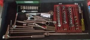 lot 98 image: ASSORTED SOCKETS, RATCHETS, EXTENSIONS AS SHOWN. CHECK IT OUT