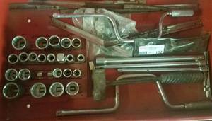 lot 102 image: ASSORTED SOCKETS, RATCHETS, EXTENSIONS AS SHOWN. CHECK IT OUT