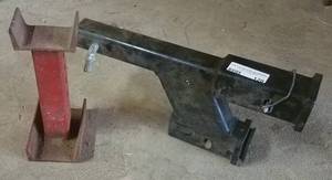 lot 120 image: REESE TRAILER TOW HITCH PLUS STAND AS SHOWN.