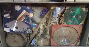 lot 124 image: LARGE ASSORTMENT OF SAW BLADES AS SHOWN.
