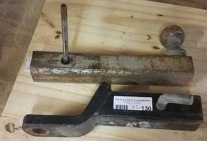 lot 130 image: LOT OF 2 PULL HITCHES AS SHOWN.