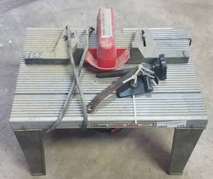 lot 135 image: SEARS CRAFTSMAN ROUTER  TABLE AS SHOWN.