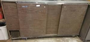 lot 138 image: COMMERCIAL SIZE KEG COOLER WITH PARTS AS SHOWN.