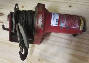 lot 145 image: DAYTON 12 VOLT WINCH AS SHOWN.