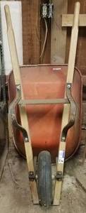 lot 157 image: CONTRACTOR GRADE WHEELBARROW AS SHOWN.