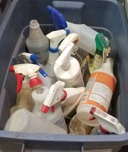 lot 194 image: LOT OF SPRAY BOTTLES AND MORE AS SHOWN.