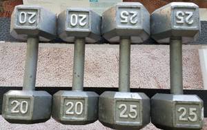 lot 13 image: DUMBBELL WEIGHTS IN SIZES AS SHOWN. YOU ARE BIDDING BY THE PIECE.