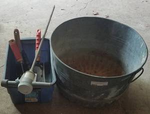 lot 231 image: LARGE GALVANIZED PLANTER AND GARDEN ACCESSORIES AS SHOWN.