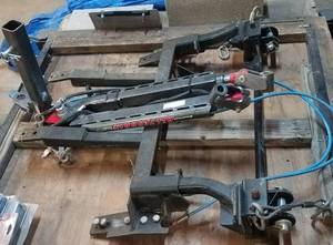 lot 233 image: BLACK HAWK MOTORHOME-MOUNTED TOW BAR AS SHOWN. CHECK IT OUT
