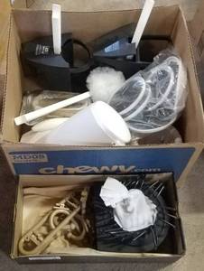 lot 247 image: LOT OF BATHROOM ACCESSORIES AND MORE AS SHOWN.