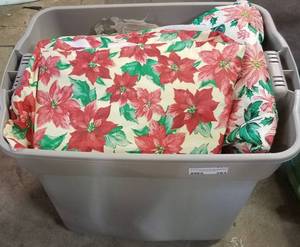 lot 263 image: LARGE LOT OF CHRISTMAS RELATED ITEMS AS SHOWN. NICE MIXED LOT