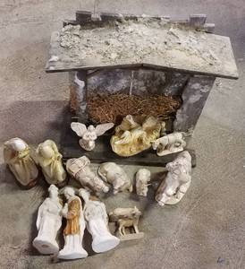 lot 268 image: VINTAGE NATIVITY AS SHOWN.