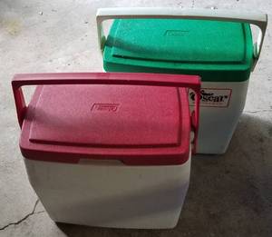 lot 297 image: LOT OF 2 ICE CHESTSCOOLERS AS SHOWN. YOU ARE BIDDING BY THE PIECE
