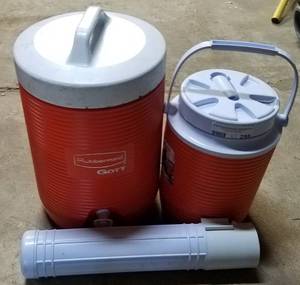 lot 298 image: LOT OF 2 WATER JUGSCOOLERS IN STYLESSIZES AS SHOWN PLUS CUP DISPENSER.