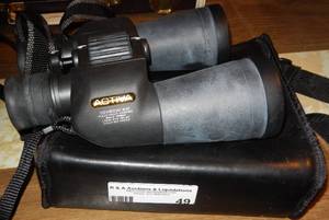 lot 49 image: MINOLTA ACTIVA 10 X 50W BINOCULARS WITH CASE IN STYLECONDITION SHOWN.