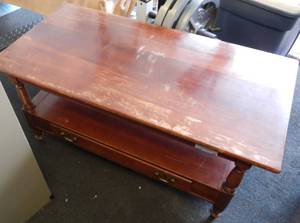 lot 60 image: VINTAGE WILLETTE WILDWOOD SOLID CHERRY COFFEE TABLE WITH ONE DRAWER IN STYLECOLORCONDITION SHOWN.