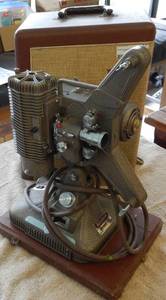 lot 569 image: VINTAGE KEYSTONE REGAL K109 8MM MOVIE PROJECTOR WITH ORIGINAL CASE AS SHOWN. TAKE A LOOK