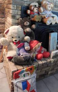 lot 571 image: LOT OF STUFFED ANIMALS INCLUDING FURSKINS IN GOOD CONDITION AS SHOWN.